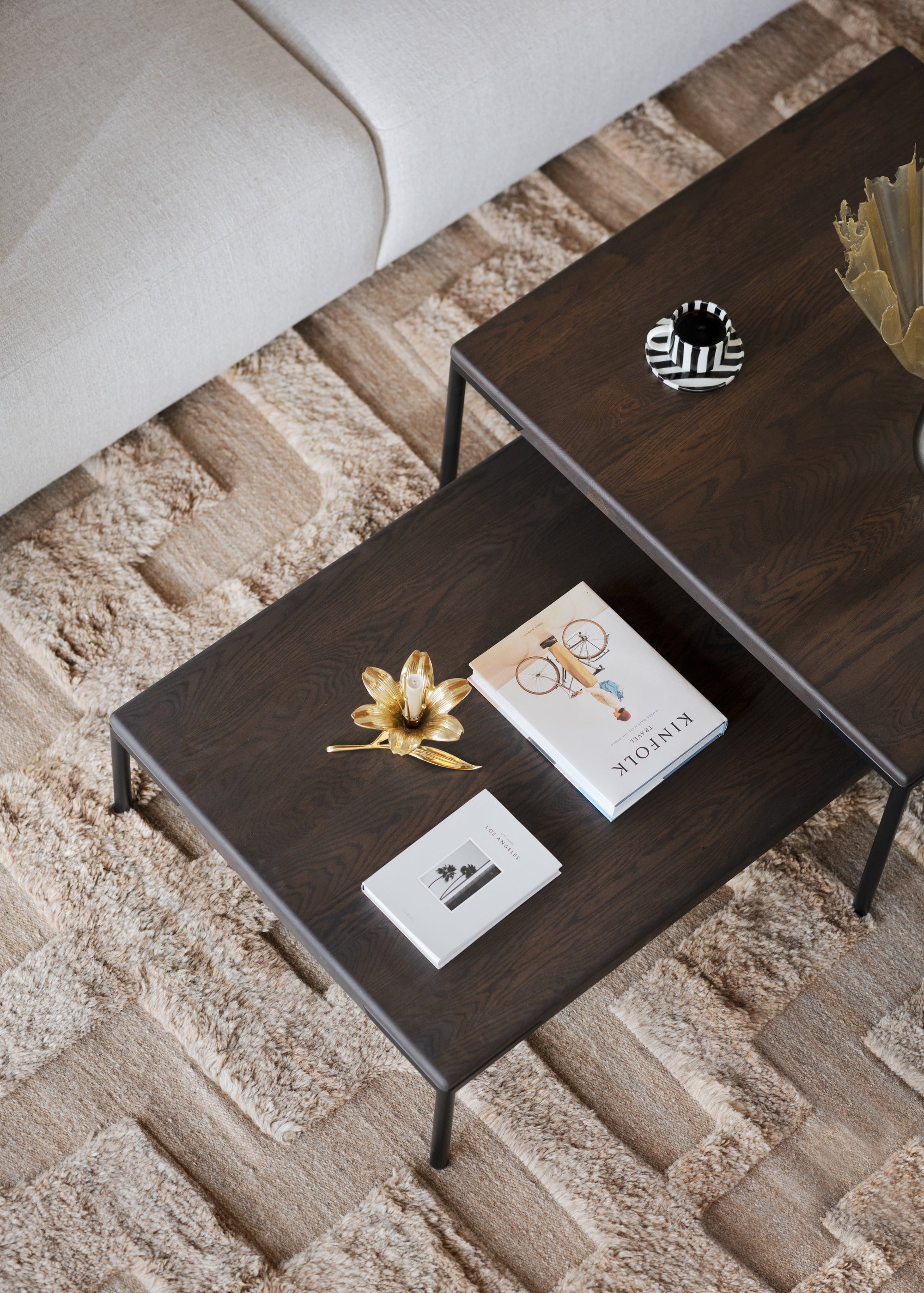 Vorbestellung | Coffeetable 80x80cm, Eiche braun