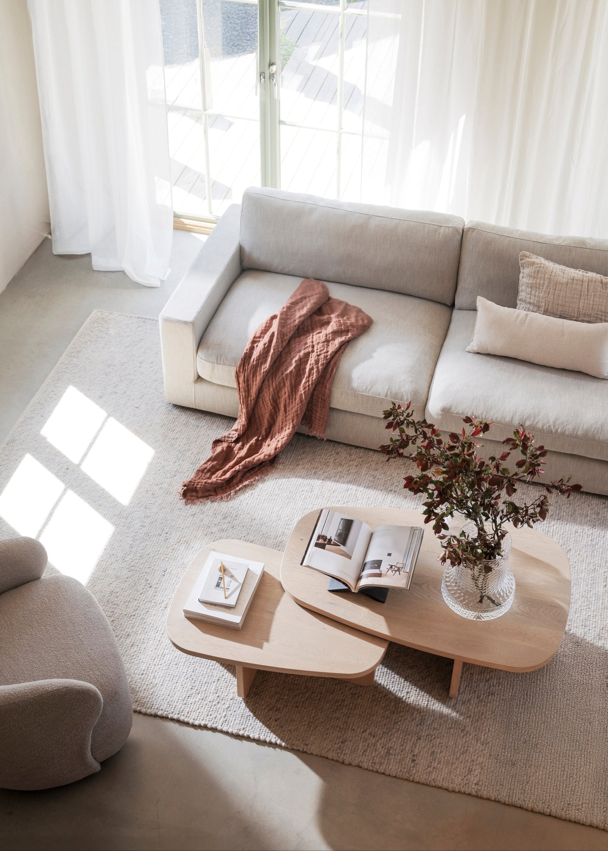 Coffeetable oval 120x70cm, Eiche hell