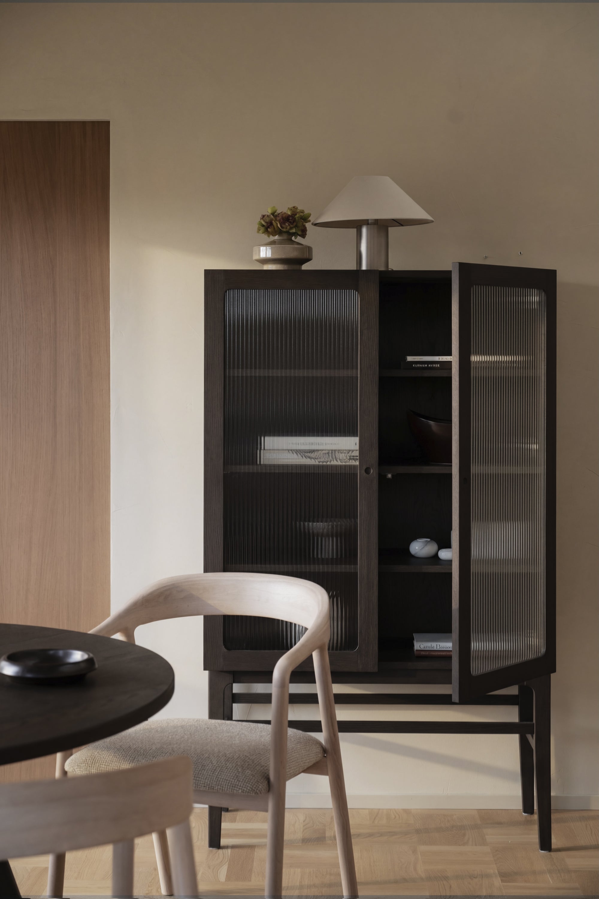 Vitrinenschrank H160cm, braun