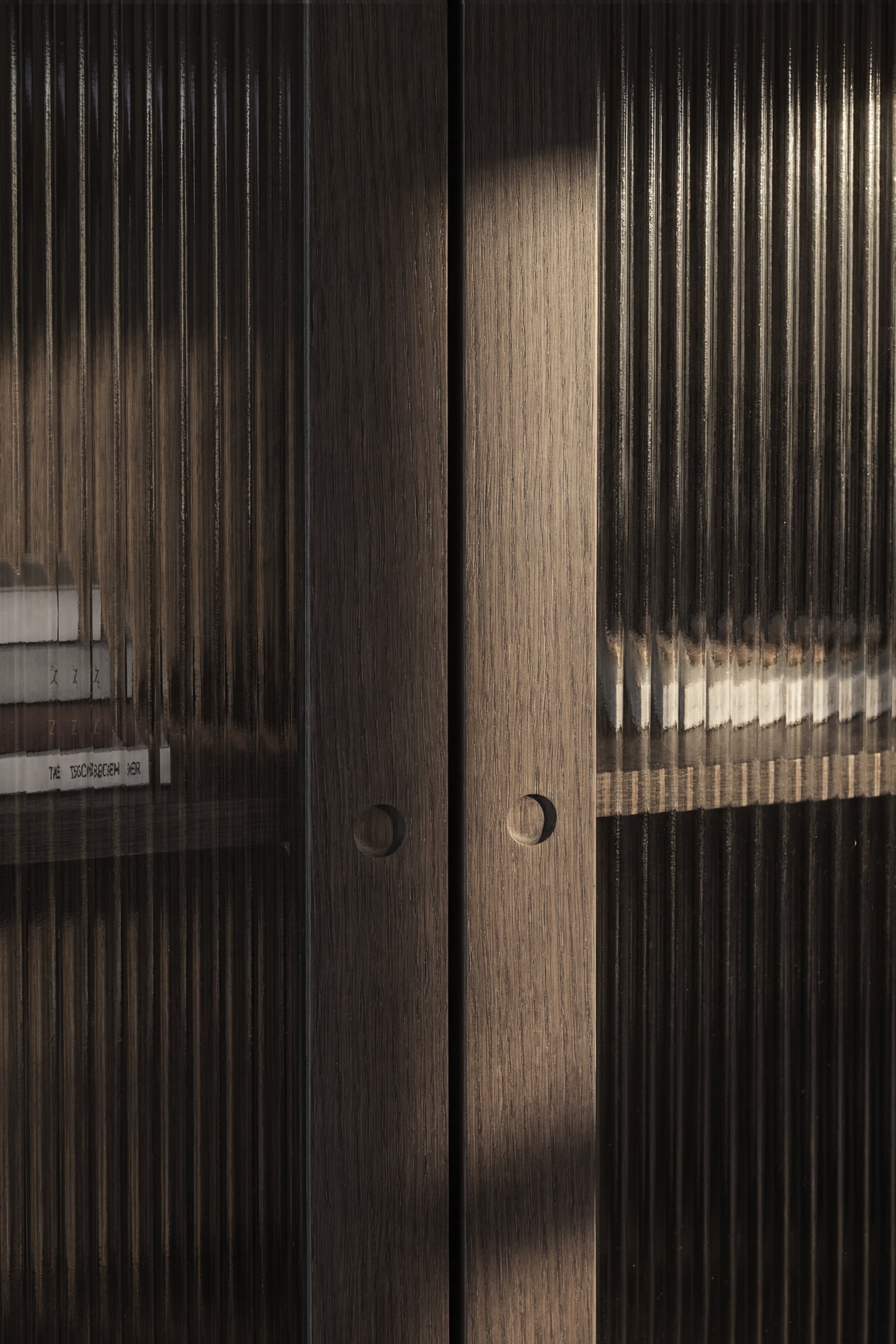 Vitrinenschrank H200cm, braun