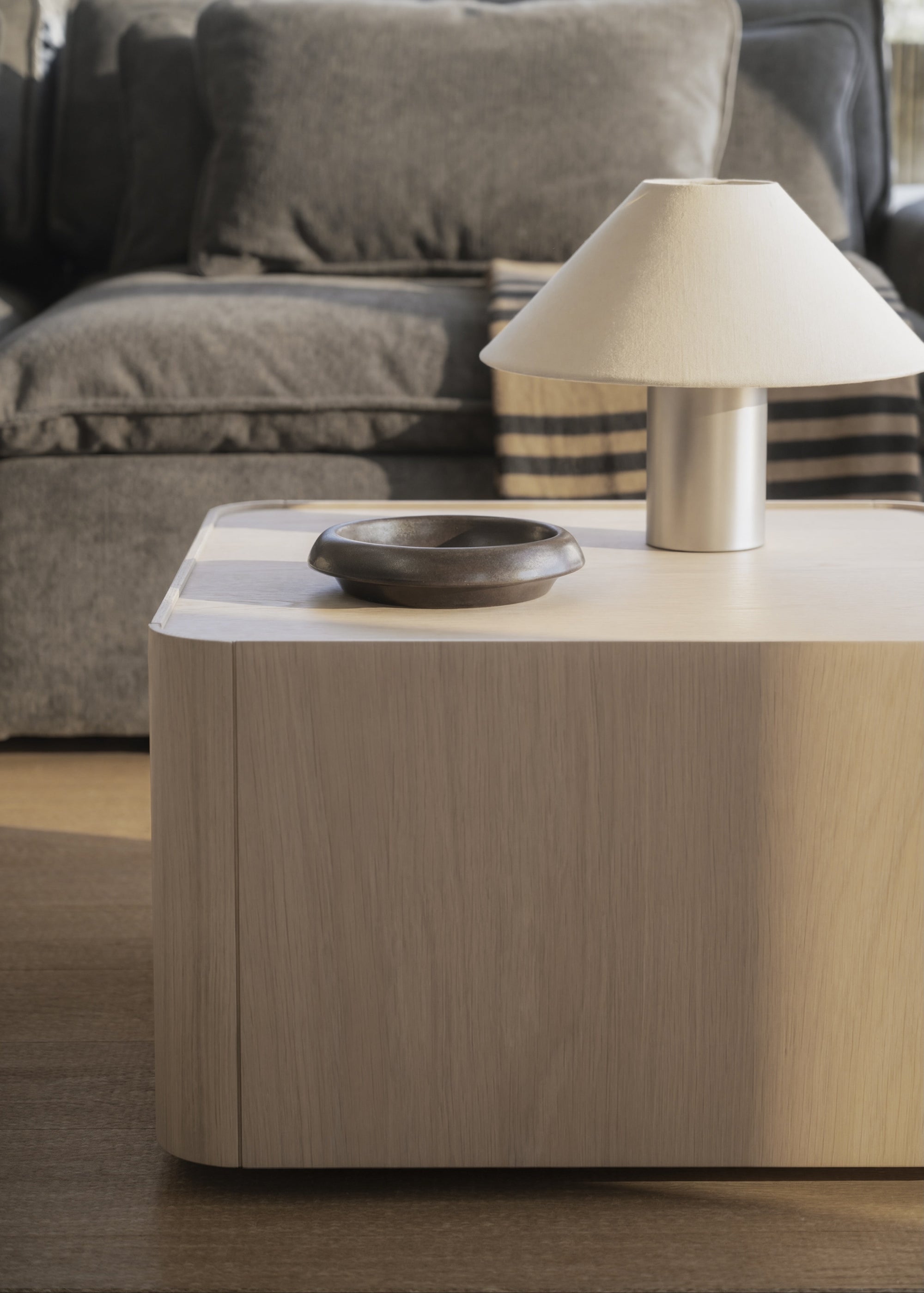 Vorbestellung | Coffeetable 60x60cm, Eiche hell