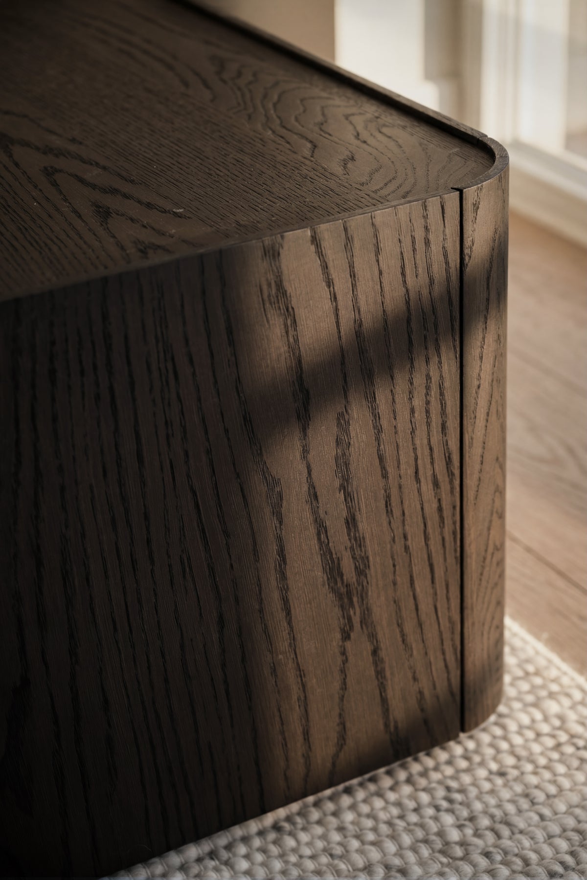 Vorbestellung | Coffeetable 90x90cm, Eiche braun